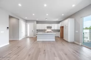 Photo #5: 250003442 Listing