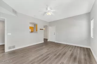 Photo #4: 250003609 Listing