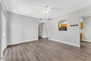 Photo #5: 250003609 Listing