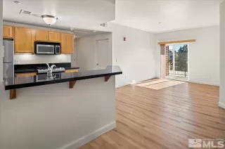 Photo #3: 250004596 Listing 