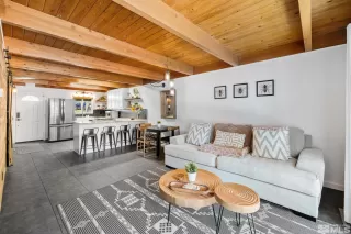 Photo #2: 250005318 Listing