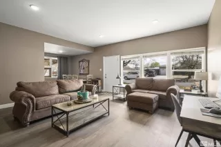 Photo #5: 250005746 Listing