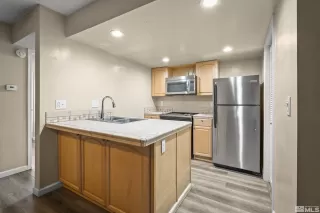 Photo #5: 250005909 Listing