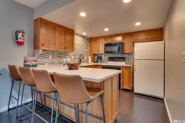 MLS: 250006571 Condo For Sale