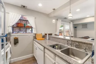 Photo #5: 250050022 Listing 