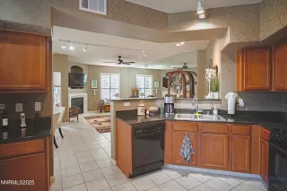 Photo #5: 250050072 Listing 