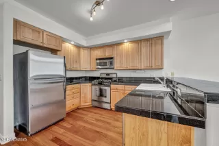 Photo #5: 250050123 Listing