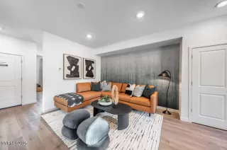 Photo #5: 250050219 Listing