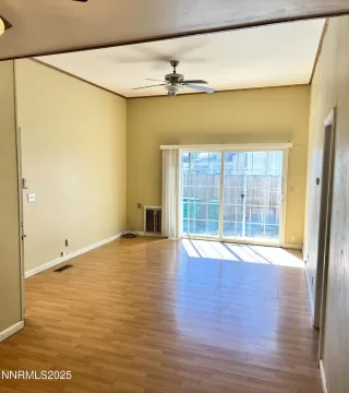 Photo #3: 250050225 Listing