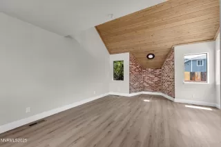 Photo #1: 250050240 Listing 