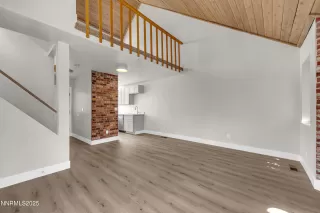 Photo #3: 250050240 Listing 