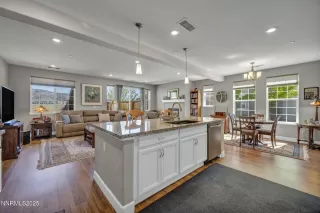 Photo #4: 250050241 Listing