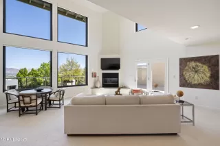 Photo #4: 250050243 Listing