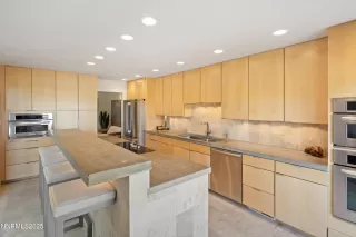 Photo #5: 250050243 Listing