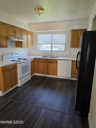 Photo #1: 250050383 Listing