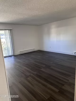 Photo #5: 250050383 Listing