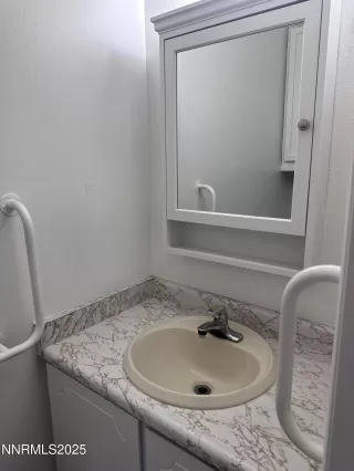 Photo #6: 250050383 Listing