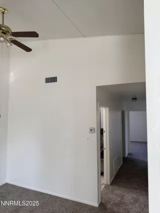 Photo #2: 250050509 Listing