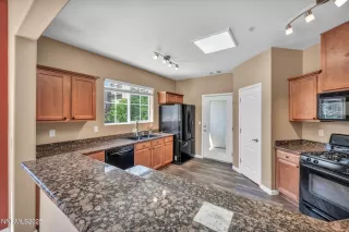 Photo #1: 250050593 Listing
