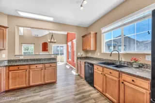 Photo #2: 250050593 Listing