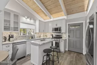 Photo #4: 250050611 Listing