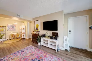 Photo #6: 250050719 Listing