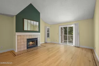 Photo #4: 250050755 Listing