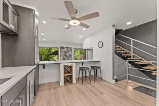 Photo #2: 250050883 Listing 