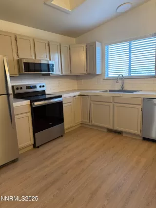 Photo #4: 250050897 Listing 