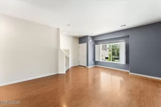 Photo #3: 250050974 Listing 