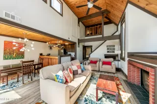 Photo #2: 250051063 Listing