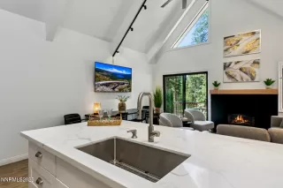 Photo #3: 250051067 Listing 