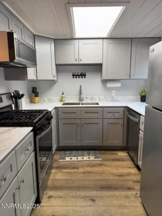 Photo #3: 250051096 Listing 