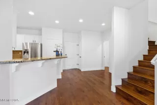 Photo #4: 250051185 Listing