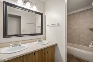 Photo #4: 250051280 Listing