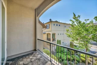 Photo #2: 250051296 Listing