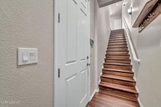 Photo #4: 250051296 Listing