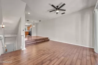 Photo #5: 250051296 Listing