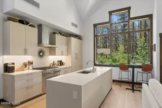 Photo #1: 250051338 Listing