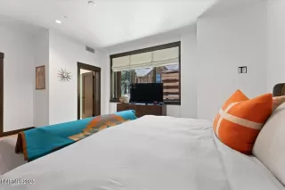 Photo #6: 250051338 Listing