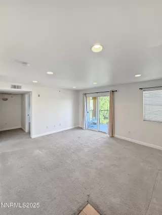 Photo #5: 250051386 Listing 