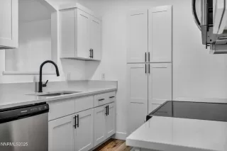 Photo #3: 250051392 Listing 