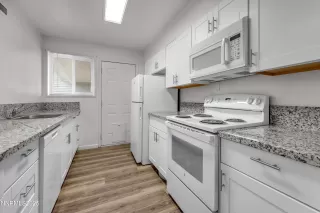 Photo #4: 250051452 Listing