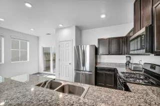 Photo #4: 250051505 Listing