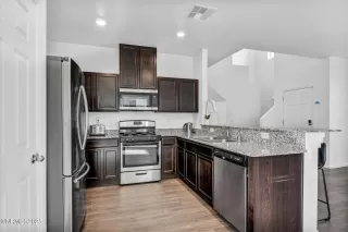 Photo #5: 250051505 Listing