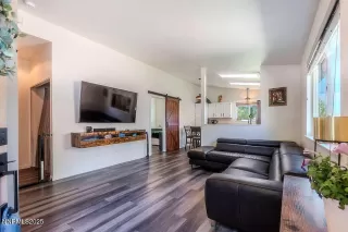 Photo #2: 250051512 Listing