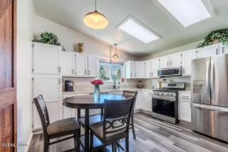 Photo #4: 250051512 Listing