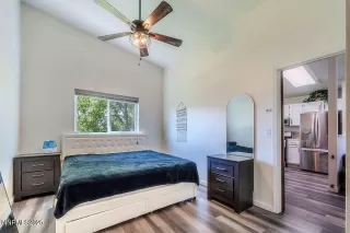 Photo #5: 250051512 Listing