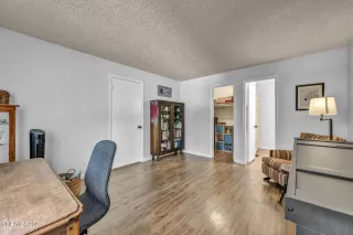 Photo #5: 250051568 Listing