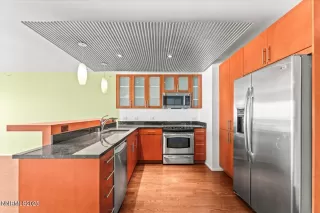 Photo #2: 250051640 Listing